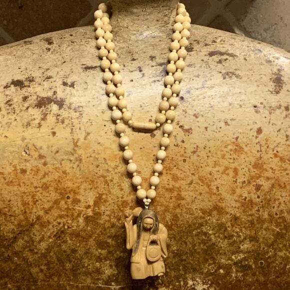 Celluloid Necklace w/ Netsuke Man Changing Faces Signed and Vintage - Picture 9 of 13